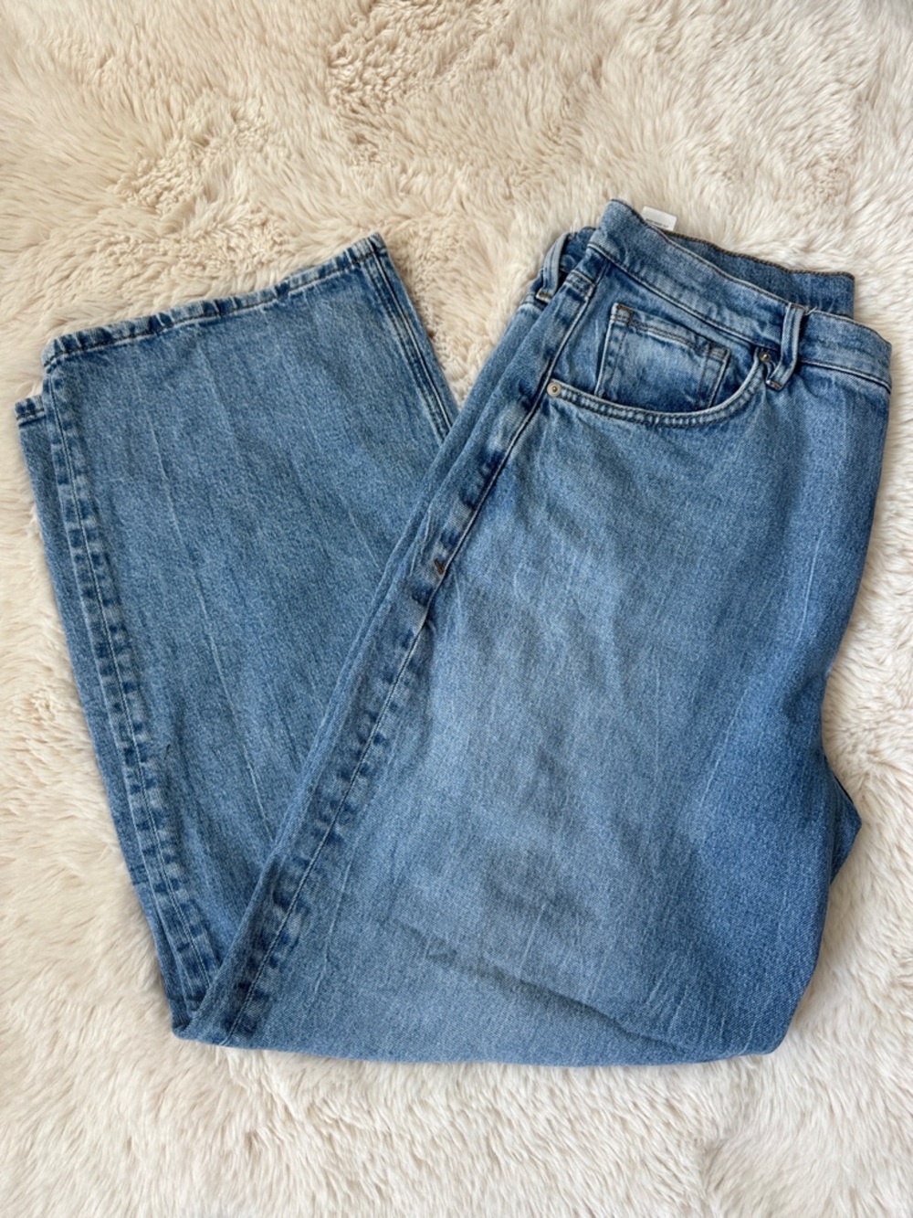 Women’s Good American Light Blue Oversized Straight-Leg Jeans - Picture 2 of 8